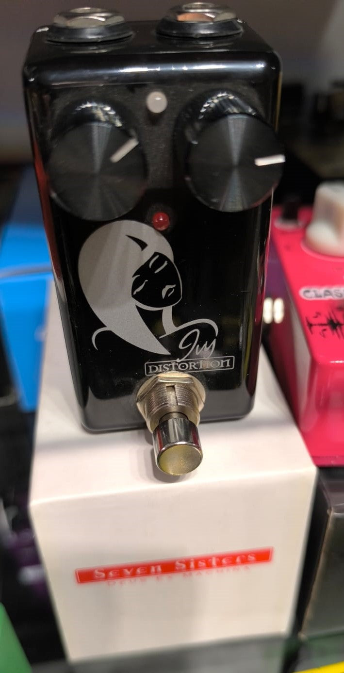 scarlett distortion black