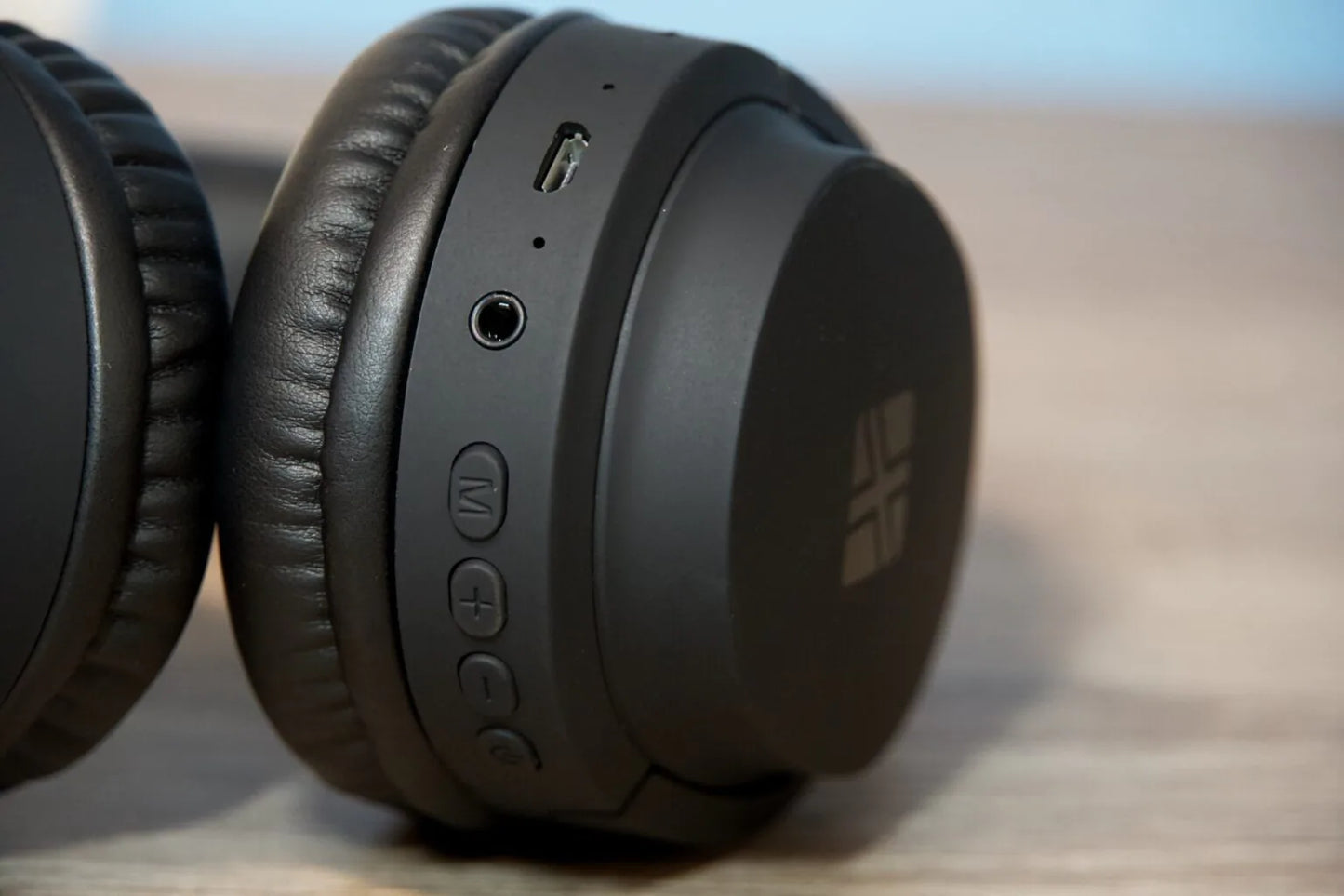 NEXT X4 - Cuffie BT wireless con lettore di schede SD integrato e funzione radio FM