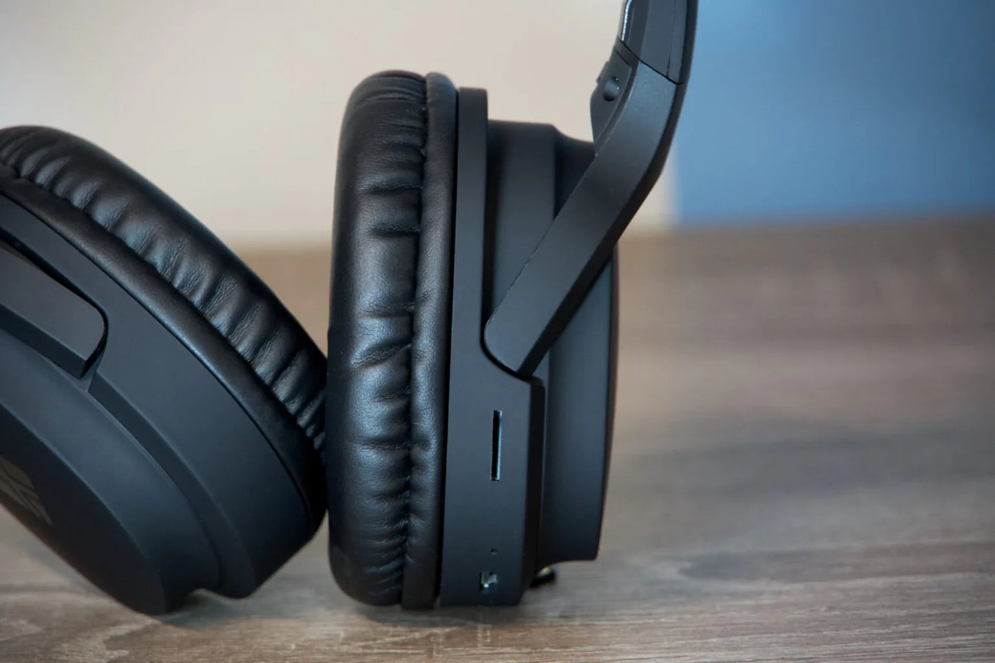 NEXT X4 - Cuffie BT wireless con lettore di schede SD integrato e funzione radio FM